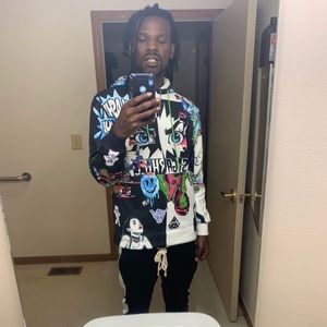 Meet your Posher, Markos